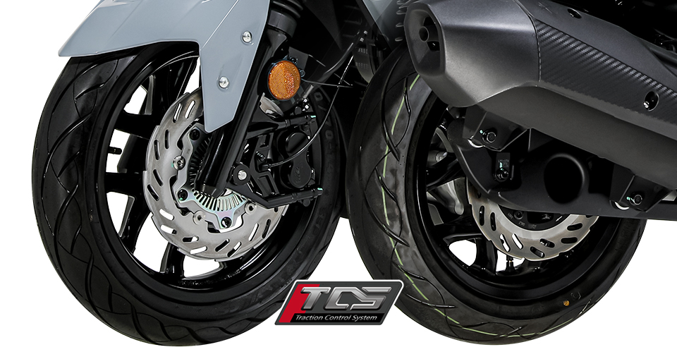 前后碟刹，搭配全新 BOSCH (博世)双通道ABS+TCS.jpg